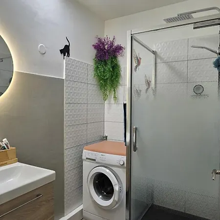 Osaka T2 Meublé 3 étoiles *